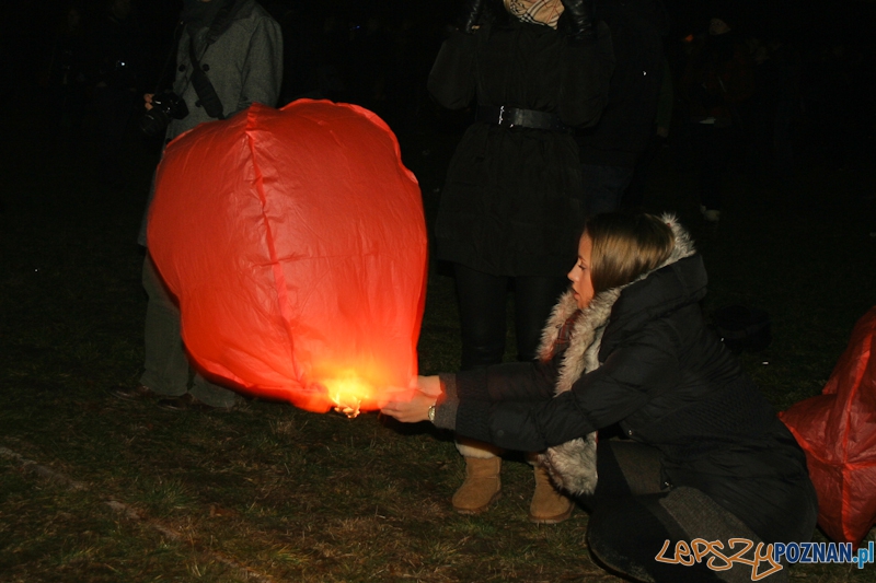 Lampiony Wolności nad Wartą - Poznań 10.12.2011 r. Foto: Ewelina Gutowska Lampiony Wolności nad Wartą - Poznań 10.12.2011 r. Foto: Ewelina Gutowska