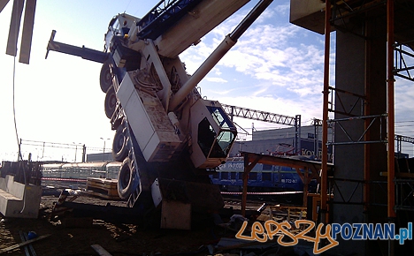 Runął dźwig na dworcu PKP  Foto: PSP w Poznaniu