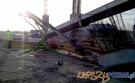Runął dźwig na dworcu PKP Foto: PSP w Poznaniu Runął dźwig na dworcu PKP Foto: PSP w Poznaniu