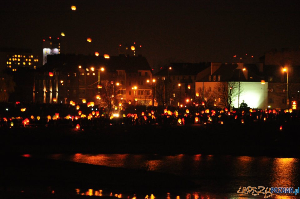 Lampiony Wolności nad Wartą - Poznań 10.12.2011 r. Foto: Ewa kornatowska Lampiony Wolności nad Wartą - Poznań 10.12.2011 r. Foto: Ewa kornatowska