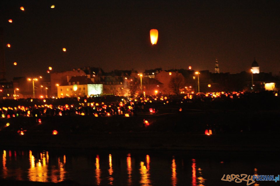 Lampiony Wolności nad Wartą - Poznań 10.12.2011 r. Foto: Ewa kornatowska Lampiony Wolności nad Wartą - Poznań 10.12.2011 r. Foto: Ewa kornatowska