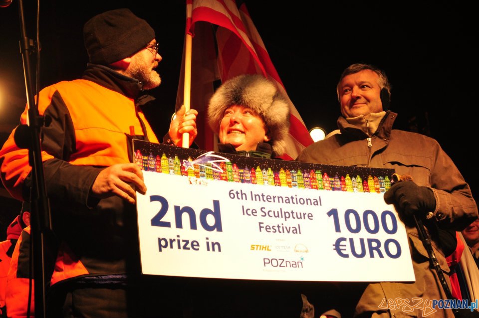 Festiwal Rzeźby Lodowej - wręczenie nagród - 11.12.2011 r. Foto: Ewa kornatowska Festiwal Rzeźby Lodowej - wręczenie nagród - 11.12.2011 r. Foto: Ewa kornatowska