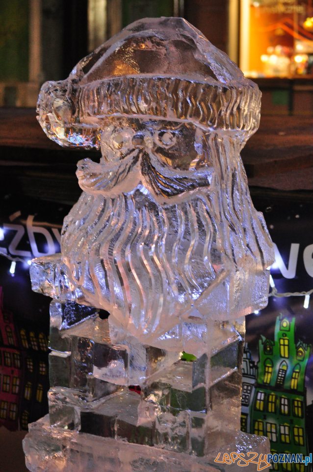 Festiwal Rzeźby Lodowej - dzień drugi - Stary Rynek 11.12.2011 r. Foto: Ewa Kornatowska Festiwal Rzeźby Lodowej - dzień drugi - Stary Rynek 11.12.2011 r. Foto: Ewa Kornatowska