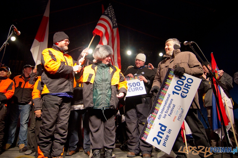 Festiwal Rzeźby Lodowej - wręczenie nagród Nadia Fedotova, Vladimir Zhikhartsev - 2 miejsce - 11.12.2011 r. Foto: lepszyPOZNAN.pl / Piotr Rychter Festiwal Rzeźby Lodowej - wręczenie nagród Nadia Fedotova, Vladimir Zhikhartsev - 2 miejsce - 11.12.2011 r. Foto: lepszyPOZNAN.pl / Piotr Rychter