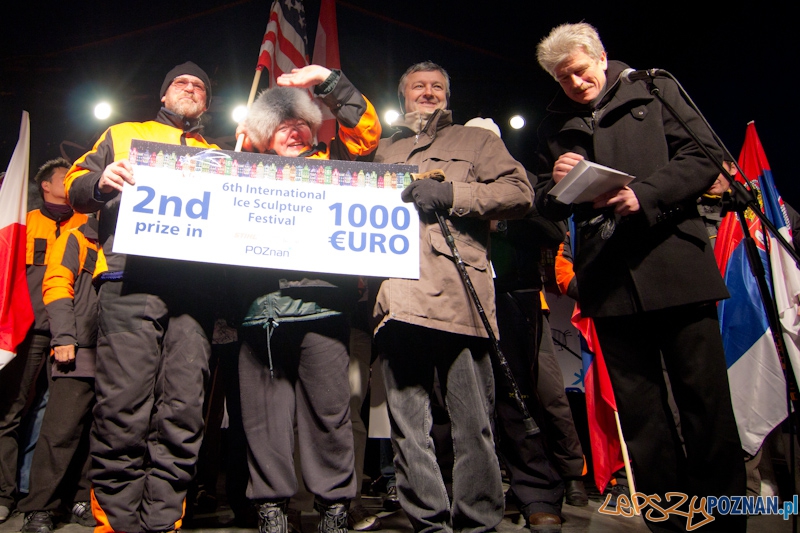 Festiwal Rzeźby Lodowej - wręczenie nagród Nadia Fedotova, Vladimir Zhikhartsev - 2 miejsce - 11.12.2011 r. Foto: lepszyPOZNAN.pl / Piotr Rychter Festiwal Rzeźby Lodowej - wręczenie nagród Nadia Fedotova, Vladimir Zhikhartsev - 2 miejsce - 11.12.2011 r. Foto: lepszyPOZNAN.pl / Piotr Rychter
