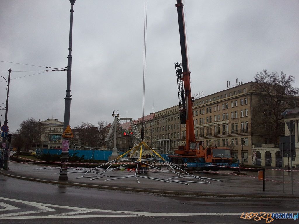 Elementy z których zmontowano kopułę Foto: lepszyPOZNAN.pl / gsm Elementy z których zmontowano kopułę Foto: lepszyPOZNAN.pl / gsm