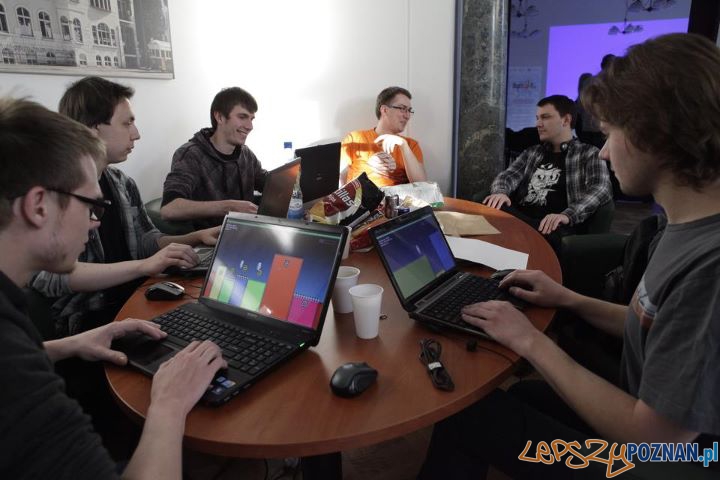 Poznań Game Jam 2012 Foto: ZOO - Coworking@Poznań Poznań Game Jam 2012 Foto: ZOO - Coworking@Poznań