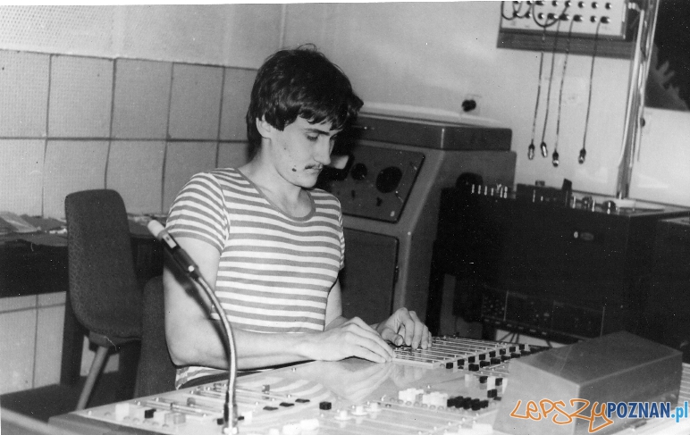 Mariusz Max Kolonko w Radio Winogrady 1983 Foto: http://maxkolonko.com Mariusz Max Kolonko w Radio Winogrady 1983 Foto: http://maxkolonko.com