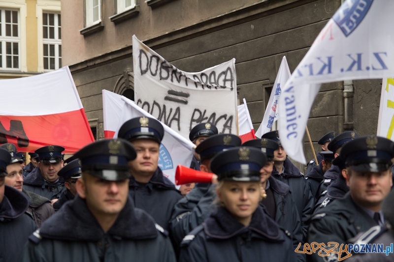 Akcja Protestacyjna Funkcjonariuszy Służb Mundurowych Foto: lepszyPOZNAN.pl / Piotr Rychter Akcja Protestacyjna Funkcjonariuszy Służb Mundurowych Foto: lepszyPOZNAN.pl / Piotr Rychter