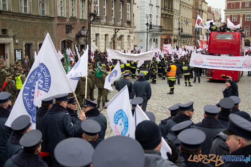 Akcja Protestacyjna Funkcjonariuszy Służb Mundurowych Foto: lepszyPOZNAN.pl / Piotr Rychter Akcja Protestacyjna Funkcjonariuszy Służb Mundurowych Foto: lepszyPOZNAN.pl / Piotr Rychter