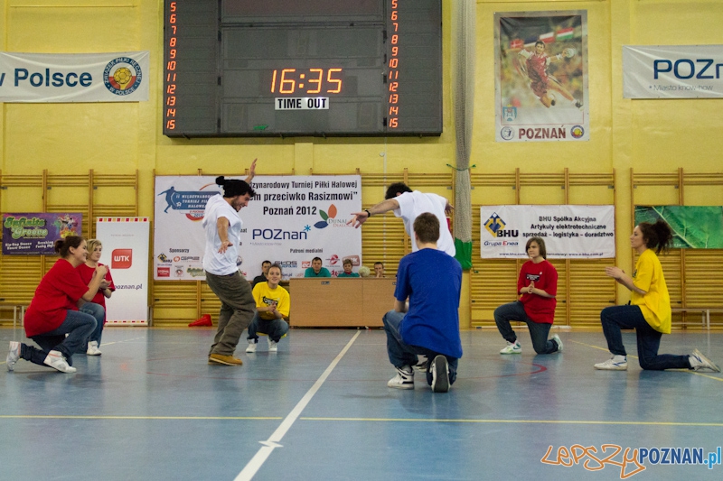 II Międzynarodowy Turniej Piłki Halowej ,,Razem przeciwko rasizmowi” - 21.01.2012 r. Foto: lepszyPOZNAN.pl / Piotr Rychter II Międzynarodowy Turniej Piłki Halowej ,,Razem przeciwko rasizmowi” - 21.01.2012 r. Foto: lepszyPOZNAN.pl / Piotr Rychter