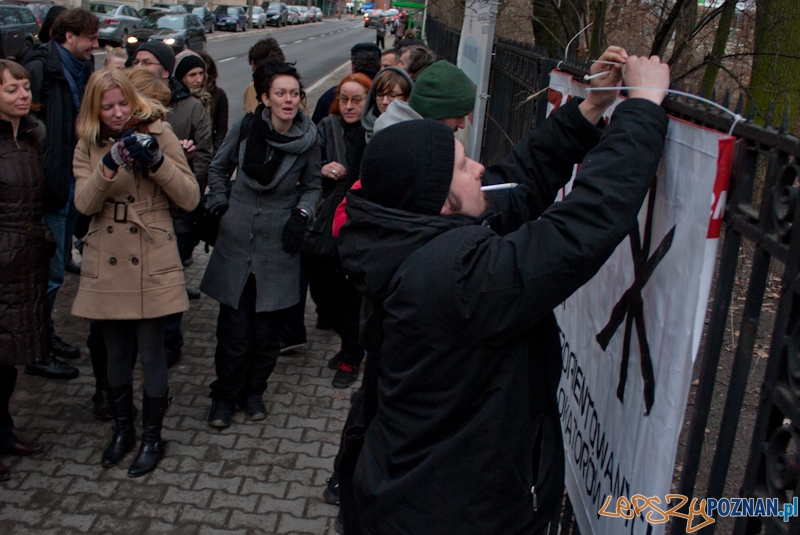 "Drugie oblicze Poznania" - przed siedzibą ZKZL Foto: LepszyPOZNAN.pl / Paweł Rychter "Drugie oblicze Poznania" - przed siedzibą ZKZL Foto: LepszyPOZNAN.pl / Paweł Rychter