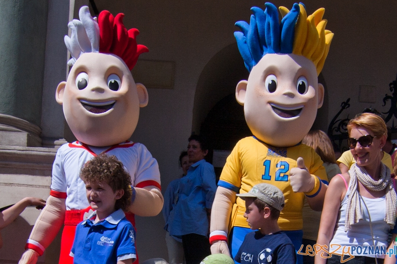 UEFA Trophy Tour w Poznaniu - 28.04.2012 r. Foto: LepszyPOZNAN.pl / Paweł Rychter UEFA Trophy Tour w Poznaniu - 28.04.2012 r. Foto: LepszyPOZNAN.pl / Paweł Rychter