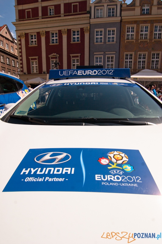 UEFA Trophy Tour w Poznaniu - 28.04.2012 r. Foto: LepszyPOZNAN.pl / Paweł Rychter UEFA Trophy Tour w Poznaniu - 28.04.2012 r. Foto: LepszyPOZNAN.pl / Paweł Rychter