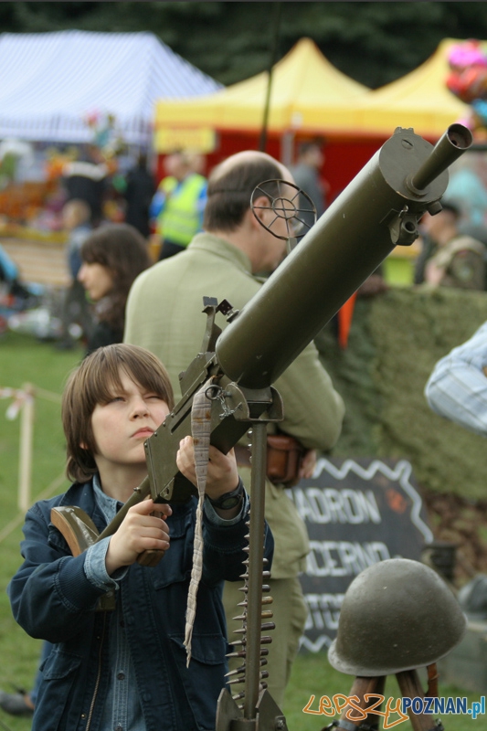 XXVII Dni Ułana - festyn kawaleryjski 22.04.2012 r. Foto: Ewelina Gutowska XXVII Dni Ułana - festyn kawaleryjski 22.04.2012 r. Foto: Ewelina Gutowska