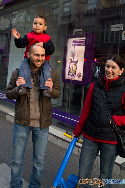 XXVII Dni Ułana - Capstrzyk - Poznań 21.04.2012 r. Foto: Anna Bernard XXVII Dni Ułana - Capstrzyk - Poznań 21.04.2012 r. Foto: Anna Bernard