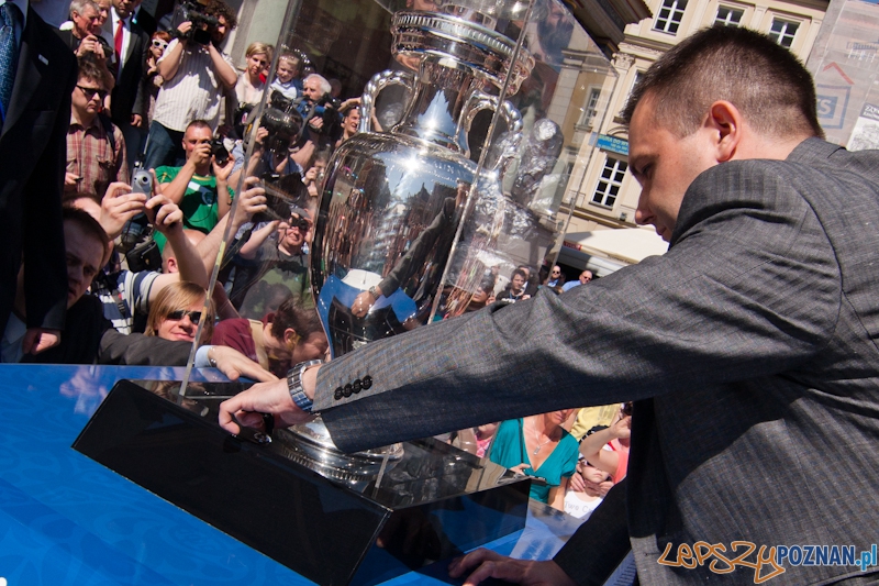 UEFA Trophy Tour w Poznaniu - 28.04.2012 r. Foto: LepszyPOZNAN.pl / Paweł Rychter UEFA Trophy Tour w Poznaniu - 28.04.2012 r. Foto: LepszyPOZNAN.pl / Paweł Rychter