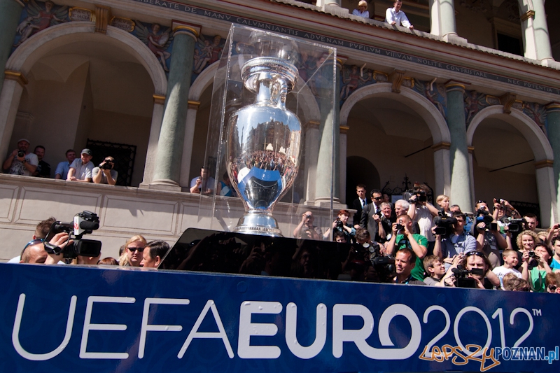 UEFA Trophy Tour w Poznaniu - 28.04.2012 r. Foto: LepszyPOZNAN.pl / Paweł Rychter UEFA Trophy Tour w Poznaniu - 28.04.2012 r. Foto: LepszyPOZNAN.pl / Paweł Rychter