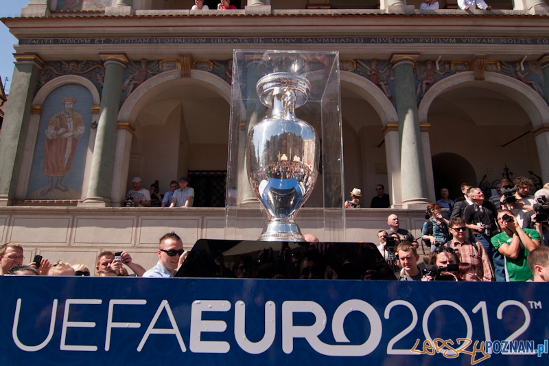 UEFA Trophy Tour w Poznaniu - 28.04.2012 r. Foto: LepszyPOZNAN.pl / Paweł Rychter UEFA Trophy Tour w Poznaniu - 28.04.2012 r. Foto: LepszyPOZNAN.pl / Paweł Rychter