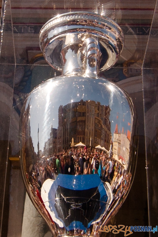 UEFA Trophy Tour w Poznaniu - 28.04.2012 r. Foto: LepszyPOZNAN.pl / Paweł Rychter UEFA Trophy Tour w Poznaniu - 28.04.2012 r. Foto: LepszyPOZNAN.pl / Paweł Rychter