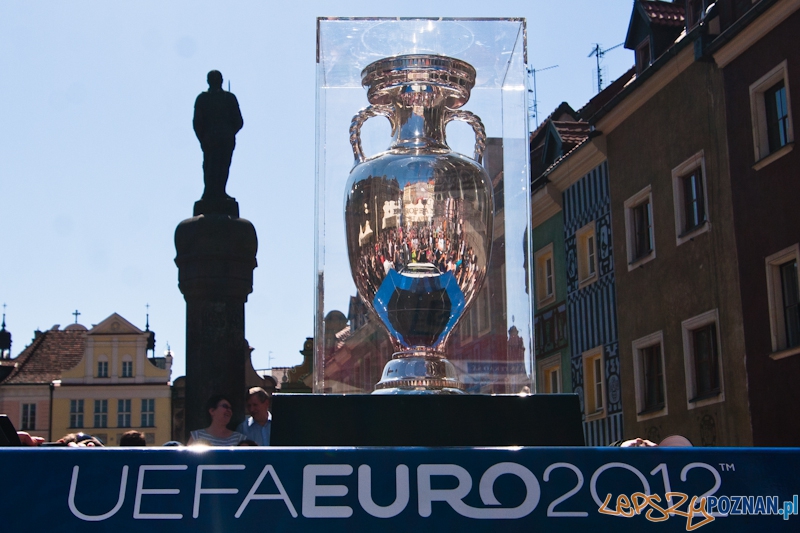 UEFA Trophy Tour w Poznaniu - 28.04.2012 r. Foto: LepszyPOZNAN.pl / Paweł Rychter UEFA Trophy Tour w Poznaniu - 28.04.2012 r. Foto: LepszyPOZNAN.pl / Paweł Rychter