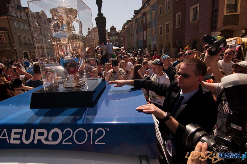 UEFA Trophy Tour w Poznaniu - 28.04.2012 r. Foto: LepszyPOZNAN.pl / Paweł Rychter UEFA Trophy Tour w Poznaniu - 28.04.2012 r. Foto: LepszyPOZNAN.pl / Paweł Rychter