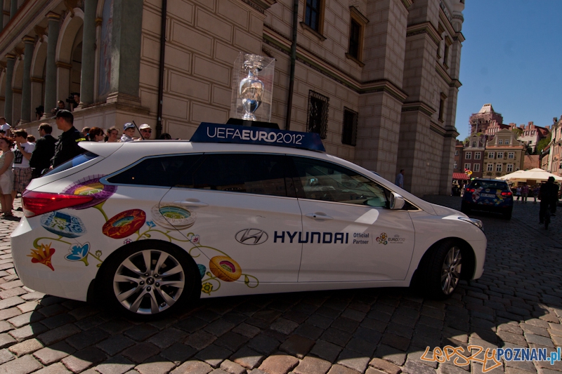 UEFA Trophy Tour w Poznaniu - 28.04.2012 r. Foto: LepszyPOZNAN.pl / Paweł Rychter UEFA Trophy Tour w Poznaniu - 28.04.2012 r. Foto: LepszyPOZNAN.pl / Paweł Rychter