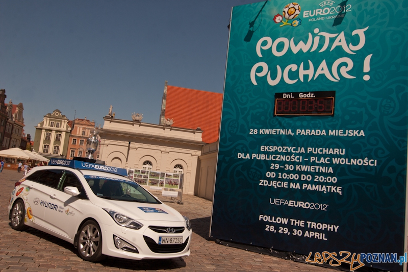 UEFA Trophy Tour w Poznaniu - 28.04.2012 r. Foto: LepszyPOZNAN.pl / Paweł Rychter UEFA Trophy Tour w Poznaniu - 28.04.2012 r. Foto: LepszyPOZNAN.pl / Paweł Rychter