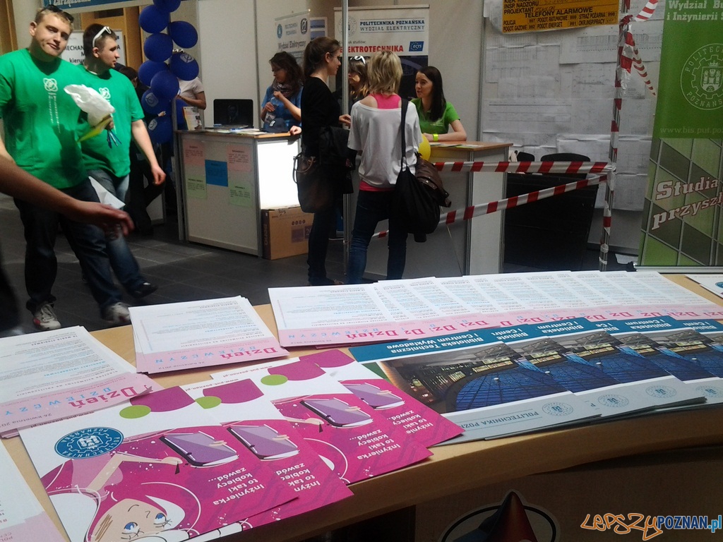 Dziewczyny na politechniki Foto: lepszyPOZNAN.pl / gsm Dziewczyny na politechniki Foto: lepszyPOZNAN.pl / gsm