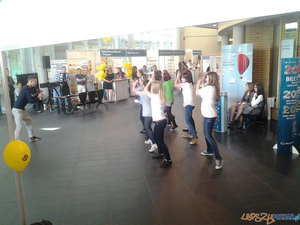 Dziewczyny na politechniki Foto: lepszyPOZNAN.pl / gsm Dziewczyny na politechniki Foto: lepszyPOZNAN.pl / gsm