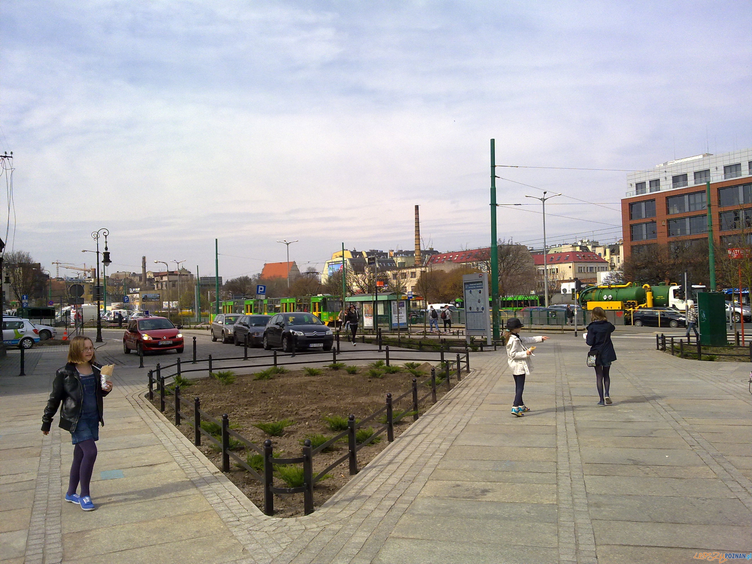 Skwer Garbary Estkowskiego Foto: Skwer Garbary Estkowskiego Foto: