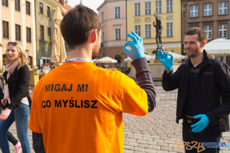 Akcja Migaj Mi - Stary Rynek 20.04.2012 r. Foto: lepszyPOZNAN.pl / Piotr Rychter Akcja Migaj Mi - Stary Rynek 20.04.2012 r. Foto: lepszyPOZNAN.pl / Piotr Rychter