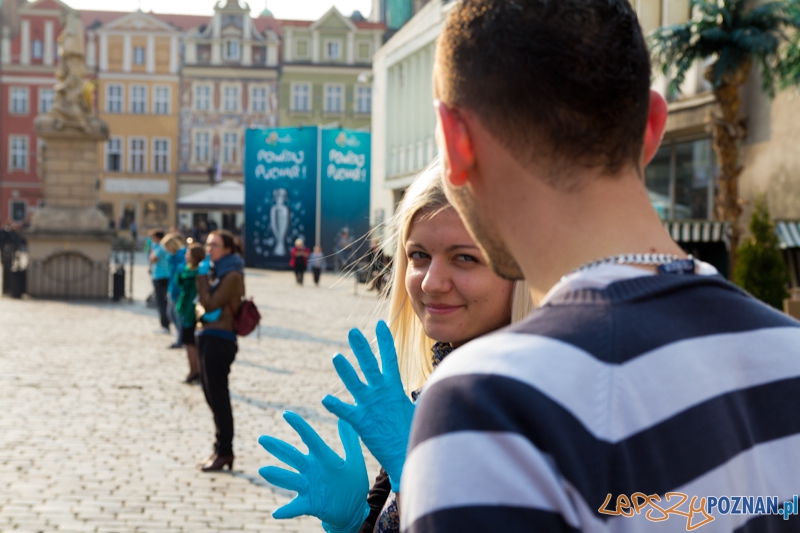 Akcja Migaj Mi - Stary Rynek 20.04.2012 r. Foto: lepszyPOZNAN.pl / Piotr Rychter Akcja Migaj Mi - Stary Rynek 20.04.2012 r. Foto: lepszyPOZNAN.pl / Piotr Rychter