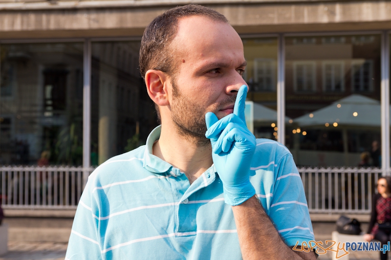 Akcja Migaj Mi - Stary Rynek 20.04.2012 r. Foto: lepszyPOZNAN.pl / Piotr Rychter Akcja Migaj Mi - Stary Rynek 20.04.2012 r. Foto: lepszyPOZNAN.pl / Piotr Rychter