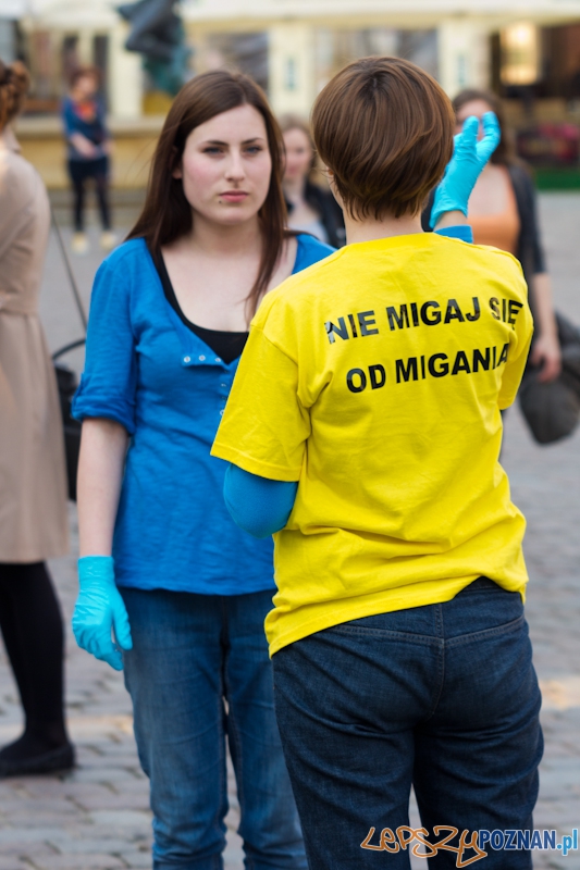 Akcja Migaj Mi - Stary Rynek 20.04.2012 r. Foto: lepszyPOZNAN.pl / Piotr Rychter Akcja Migaj Mi - Stary Rynek 20.04.2012 r. Foto: lepszyPOZNAN.pl / Piotr Rychter
