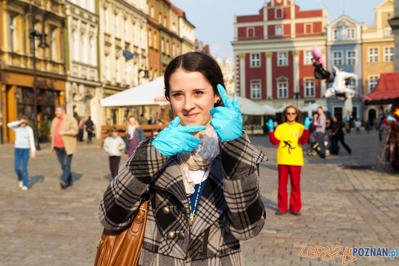 Akcja Migaj Mi - Stary Rynek 20.04.2012 r. Foto: lepszyPOZNAN.pl / Piotr Rychter Akcja Migaj Mi - Stary Rynek 20.04.2012 r. Foto: lepszyPOZNAN.pl / Piotr Rychter