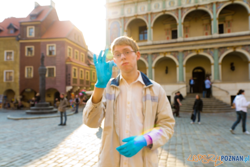 Akcja Migaj Mi - Stary Rynek 20.04.2012 r. Foto: lepszyPOZNAN.pl / Piotr Rychter Akcja Migaj Mi - Stary Rynek 20.04.2012 r. Foto: lepszyPOZNAN.pl / Piotr Rychter