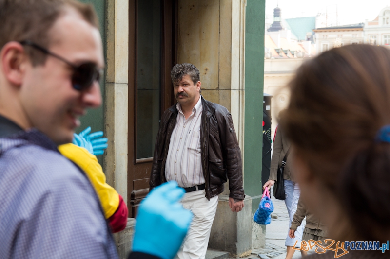 Akcja Migaj Mi - Stary Rynek 20.04.2012 r. Foto: lepszyPOZNAN.pl / Piotr Rychter Akcja Migaj Mi - Stary Rynek 20.04.2012 r. Foto: lepszyPOZNAN.pl / Piotr Rychter