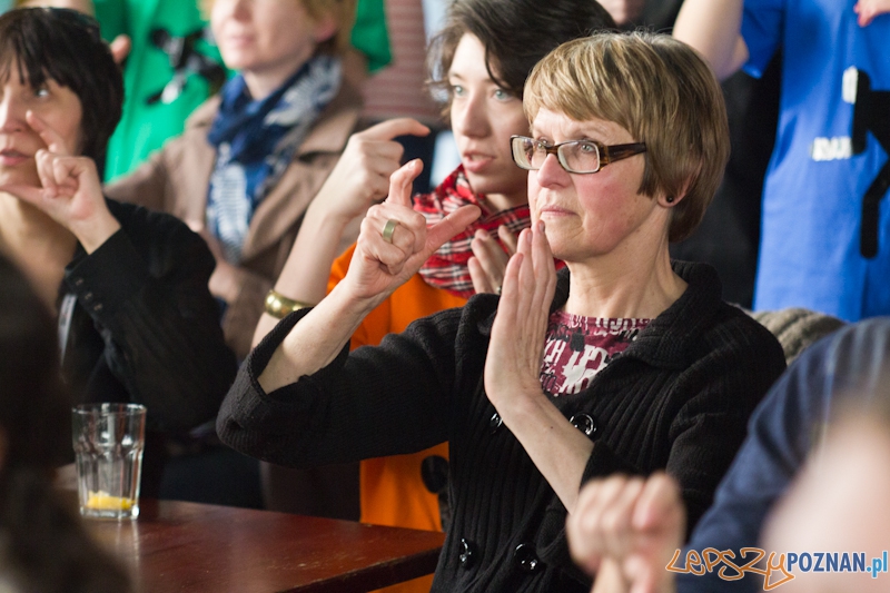 Akcja Migaj Mi - Stary Rynek 20.04.2012 r. Foto: lepszyPOZNAN.pl / Piotr Rychter Akcja Migaj Mi - Stary Rynek 20.04.2012 r. Foto: lepszyPOZNAN.pl / Piotr Rychter