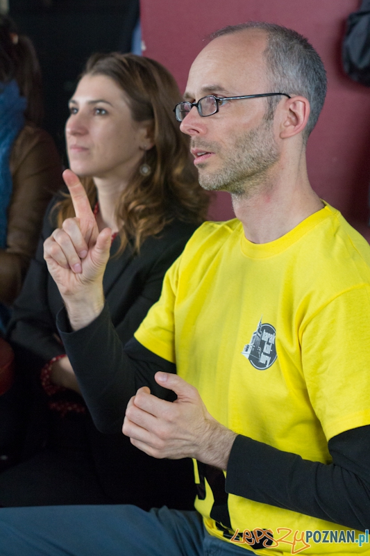 Akcja Migaj Mi - Stary Rynek 20.04.2012 r. Foto: lepszyPOZNAN.pl / Piotr Rychter Akcja Migaj Mi - Stary Rynek 20.04.2012 r. Foto: lepszyPOZNAN.pl / Piotr Rychter