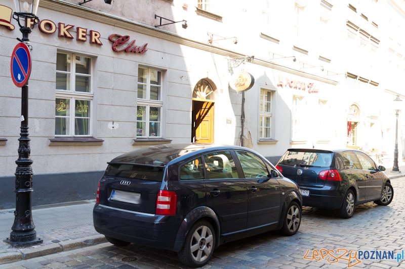 kierowcy parkują gdzie popadnie - ulica Wodna Foto: lepszyPOZNAN.pl / Piotr Rychter kierowcy parkują gdzie popadnie - ulica Wodna Foto: lepszyPOZNAN.pl / Piotr Rychter