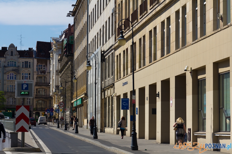 Planowane zamontowanie słupków - północna strona placu Wolności Foto: lepszyPOZNAN.pl / Piotr Rychter Planowane zamontowanie słupków - północna strona placu Wolności Foto: lepszyPOZNAN.pl / Piotr Rychter