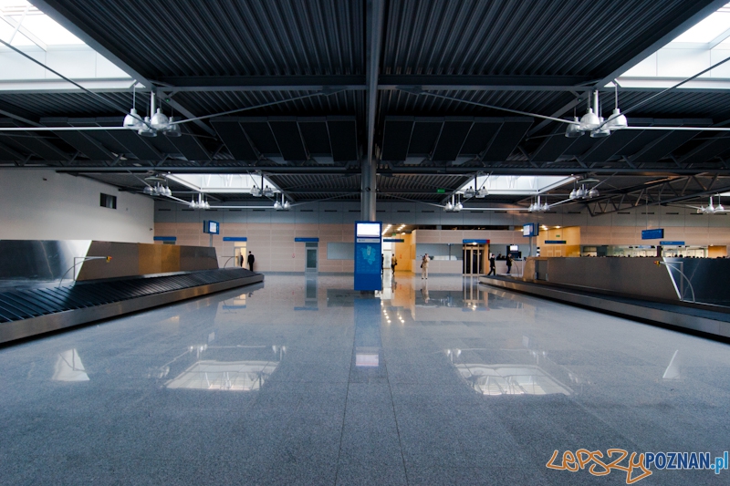 Nowy terminal pasażerski na Ławicy - Poznań 28.05.2012 r. Foto: LepszyPOZNAN.pl / Paweł Rychter Nowy terminal pasażerski na Ławicy - Poznań 28.05.2012 r. Foto: LepszyPOZNAN.pl / Paweł Rychter