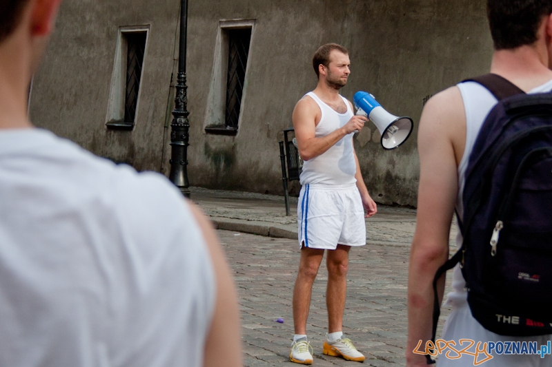 Ćwiczenia kształtujące AWFu pod pręgierzem - Poznań 23.05.2012 r. Foto: LepszyPOZNAN.pl / Paweł Rychter Ćwiczenia kształtujące AWFu pod pręgierzem - Poznań 23.05.2012 r. Foto: LepszyPOZNAN.pl / Paweł Rychter