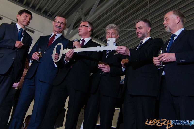 Nowy terminal pasażerski na Ławicy - Poznań 28.05.2012 r. Foto: LepszyPOZNAN.pl / Paweł Rychter Nowy terminal pasażerski na Ławicy - Poznań 28.05.2012 r. Foto: LepszyPOZNAN.pl / Paweł Rychter