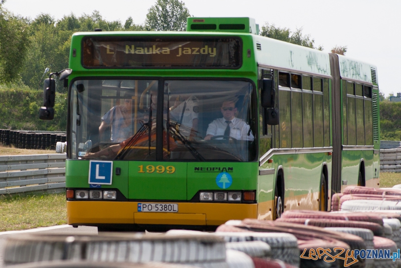 Finał konkursu na najlepszego kierowcę MPK - Poznań 26.05.2012 r. Foto: LepszyPOZNAN.pl / Paweł Rychter Finał konkursu na najlepszego kierowcę MPK - Poznań 26.05.2012 r. Foto: LepszyPOZNAN.pl / Paweł Rychter