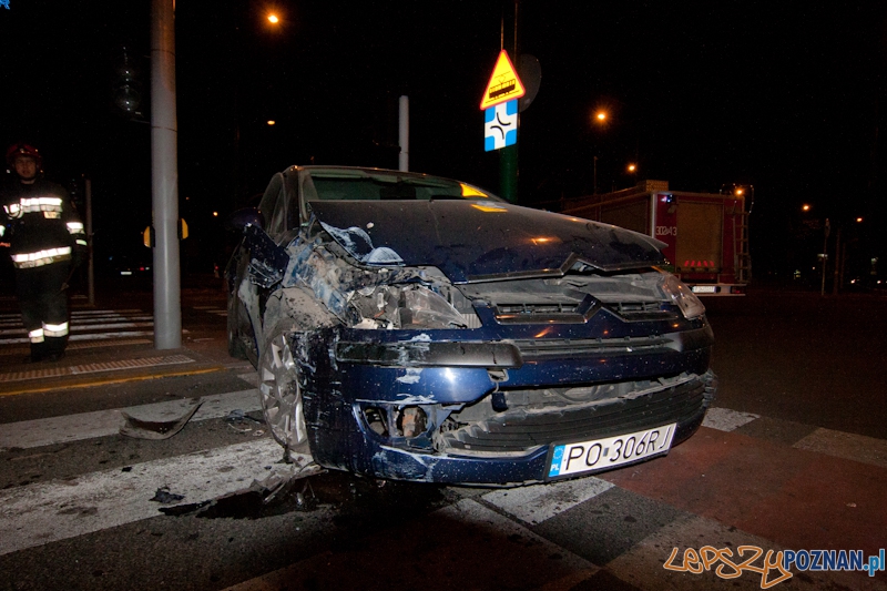 Wypadek na krzyżówce Przybyszeskiego i Bukowskiej - Poznań 19.05.2012 r. Foto: LepszyPOZNAN.pl / Paweł Rychter Wypadek na krzyżówce Przybyszeskiego i Bukowskiej - Poznań 19.05.2012 r. Foto: LepszyPOZNAN.pl / Paweł Rychter