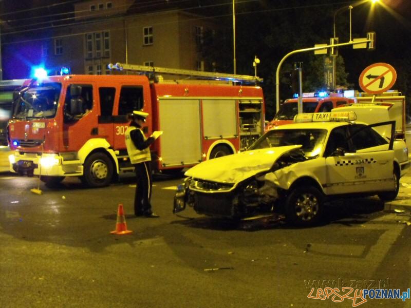 Wypadek na krzyżówce Przybyszeskiego i Bukowskiej - Poznań 19.05.2012 r. Foto: lazarz.pl Wypadek na krzyżówce Przybyszeskiego i Bukowskiej - Poznań 19.05.2012 r. Foto: lazarz.pl