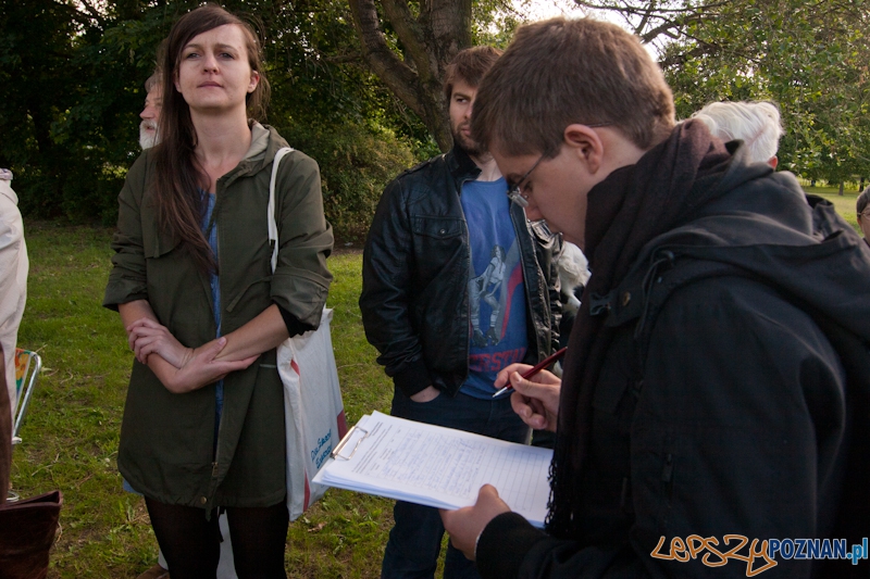 Mieszkańcy Wildy przeciwko lądowisku w parku Jana Pawła II - Poznań 02.06.2012 r. Foto: LepszyPOZNAN.pl / Paweł Rychter Mieszkańcy Wildy przeciwko lądowisku w parku Jana Pawła II - Poznań 02.06.2012 r. Foto: LepszyPOZNAN.pl / Paweł Rychter