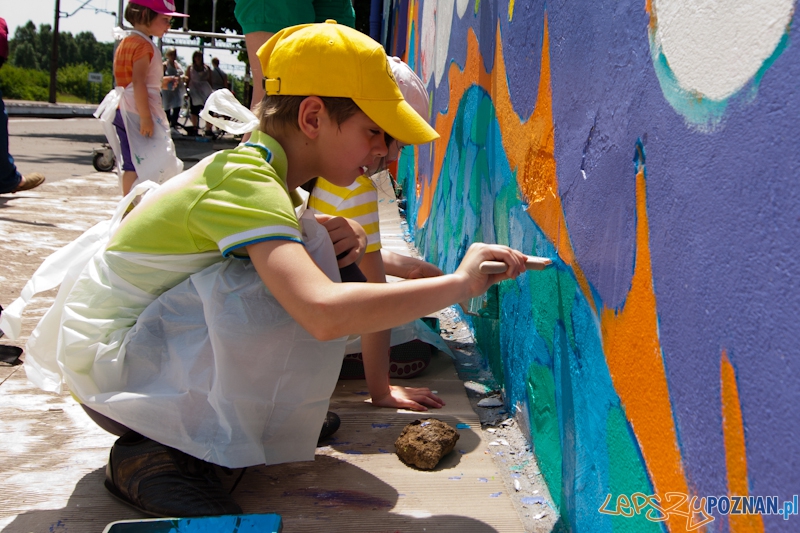 Dworzec PKP na Dębcu malowany kolorami Duluxa - Poznań 16.06.2012 r. Foto: LepszyPOZNAN.pl / Paweł Rychter Dworzec PKP na Dębcu malowany kolorami Duluxa - Poznań 16.06.2012 r. Foto: LepszyPOZNAN.pl / Paweł Rychter